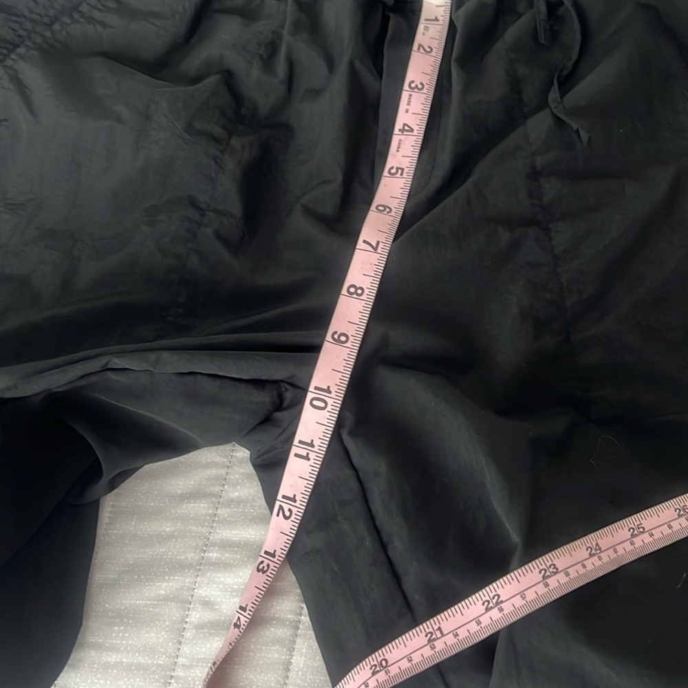NO Boundaries Parachute
Pants, Women's Black Cargo Pants size M never warm - Picture 11 of 13
